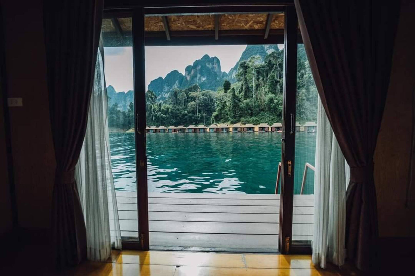 VOYAGE À KHAO SOK & PROMENADE SUR LE LAC DE CHEOW LAN LAKE 3J/2N