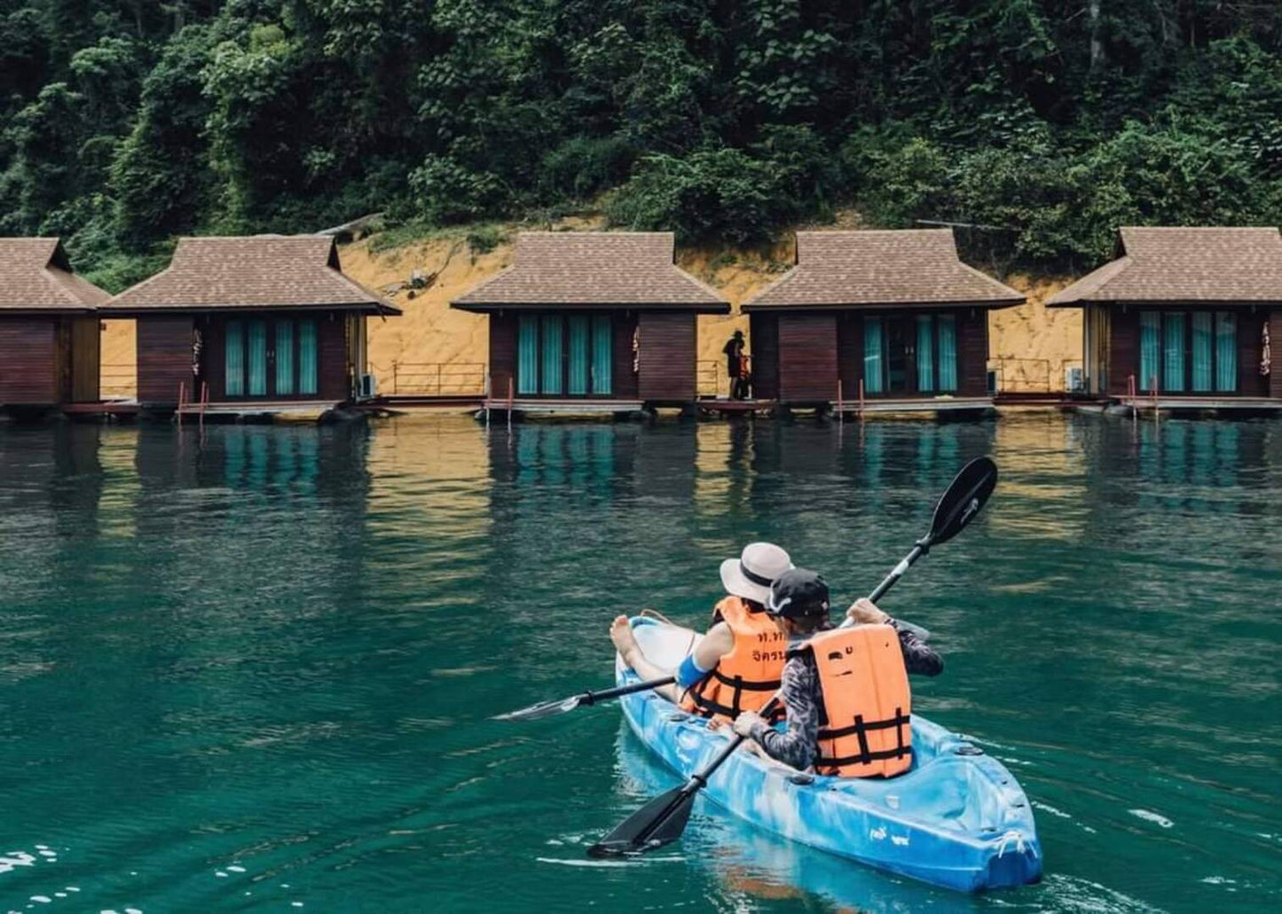 VOYAGE À KHAO SOK & PROMENADE SUR LE LAC DE CHEOW LAN LAKE 3J/2N