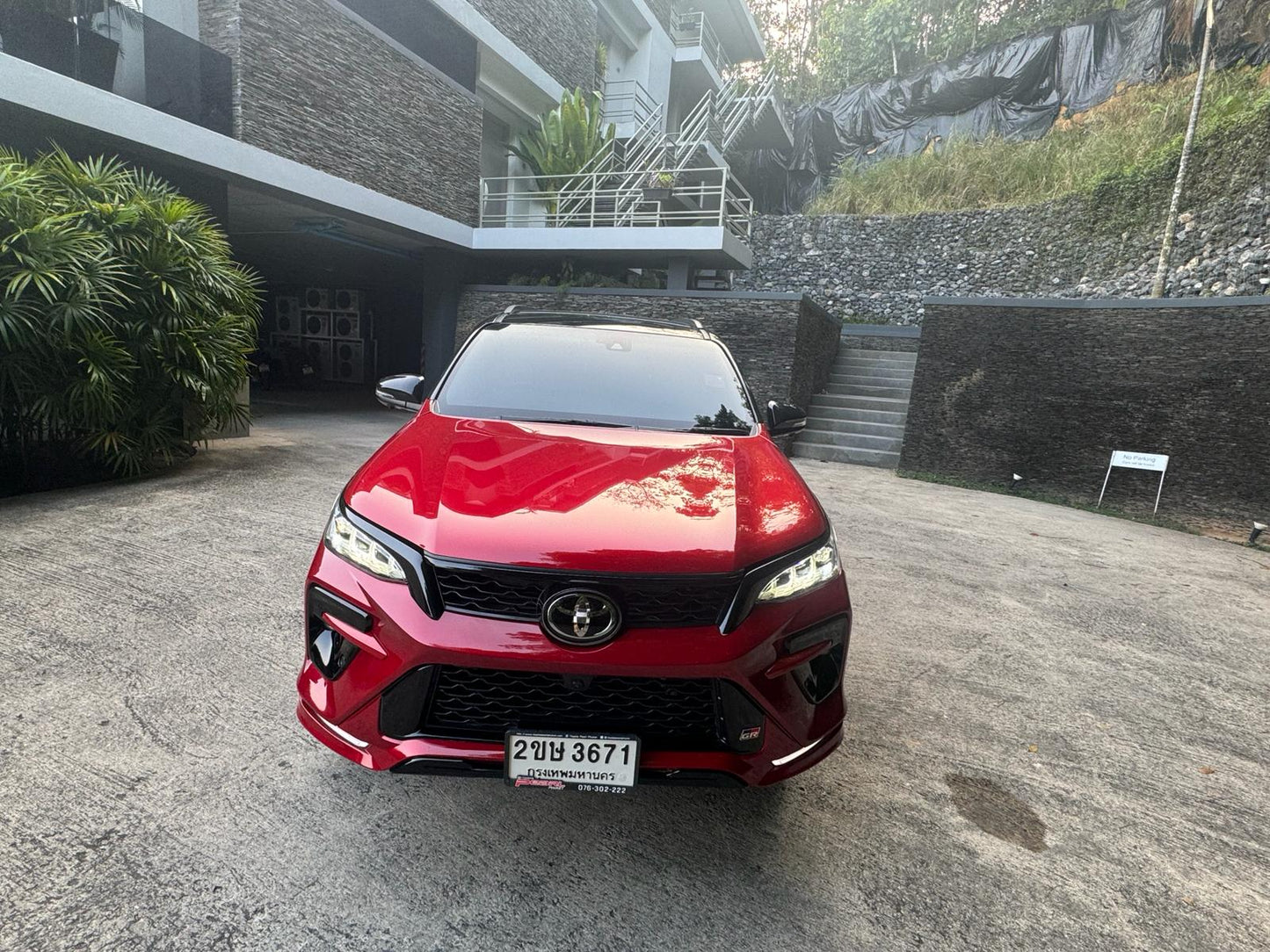 Toyota Fortuner / Mitsubishi Pajero
