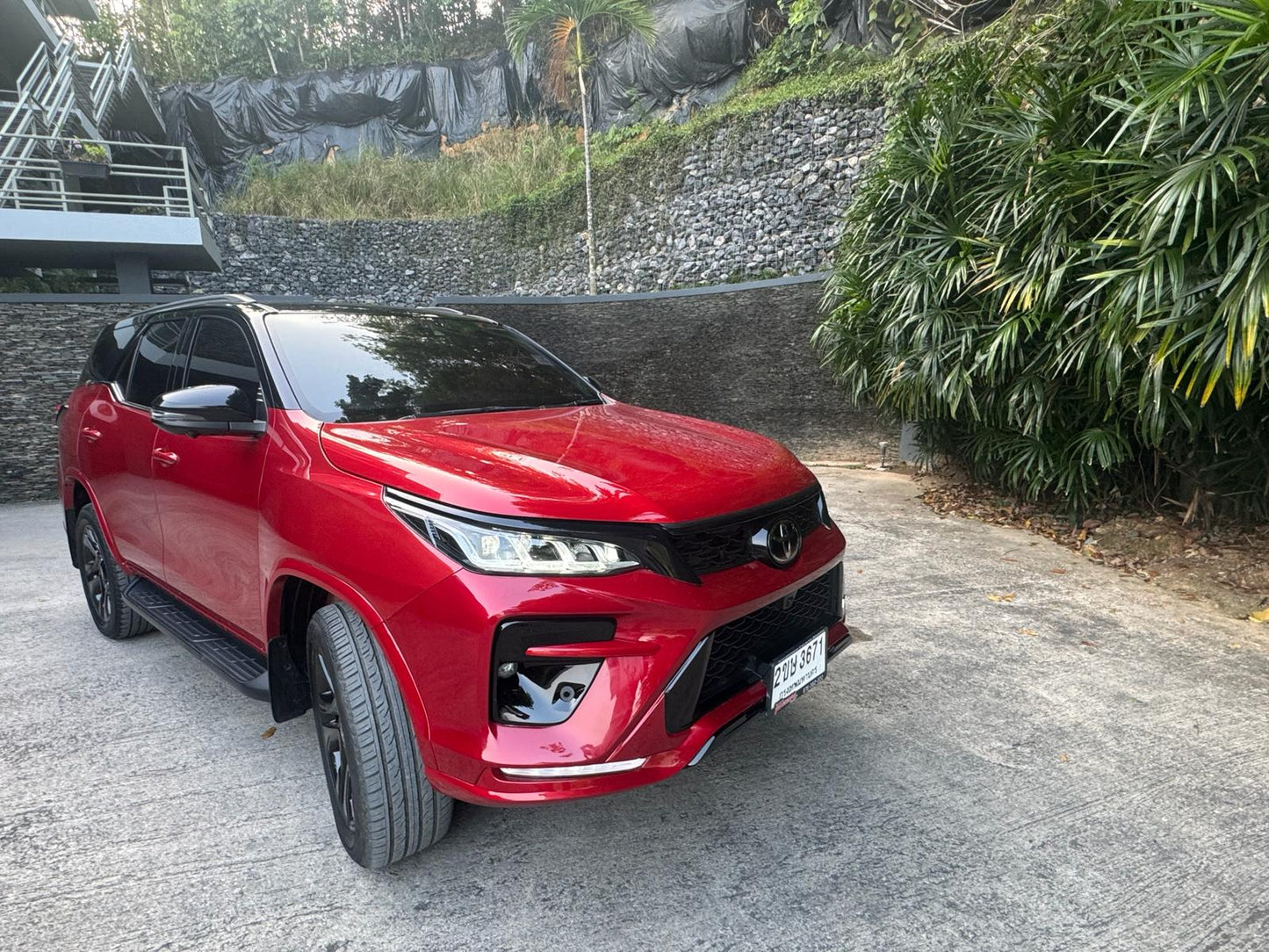 Toyota Fortuner / Mitsubishi Pajero
