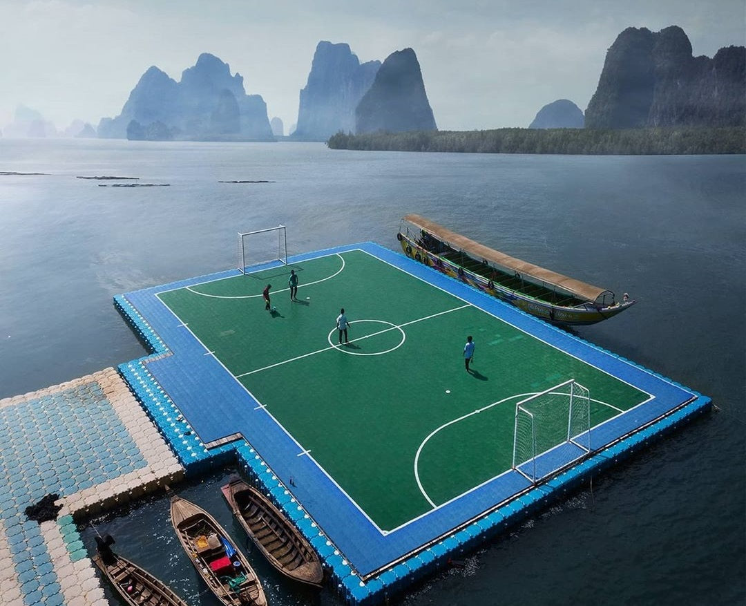 football sur l'eau en thailande